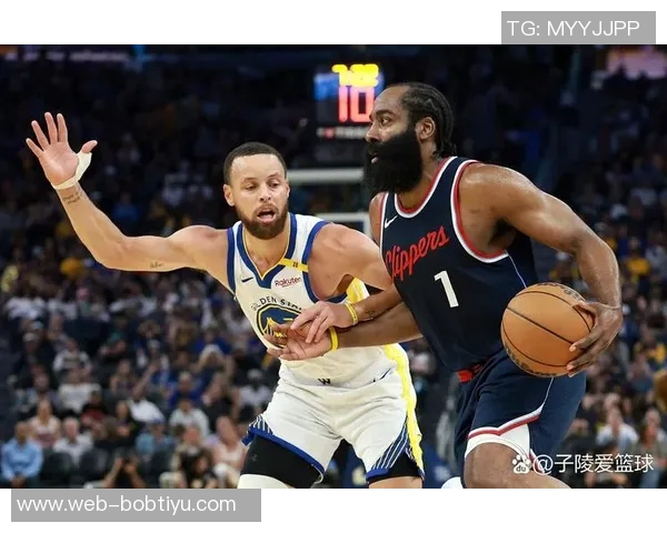 76人勇士对决裁判争议分析梅尔顿走步判罚与马克西漏判三秒防守 76人勇士对决裁判争议分析梅尔顿走步判罚与马克西漏判三秒防守
