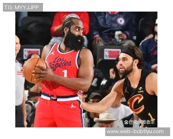 小迈克尔波特半场表现出色8中4得10分三分球两投全中助球队争胜