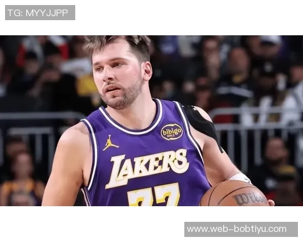 湖人自媒体调侃快船战绩糟糕笑声不断引发球迷热议