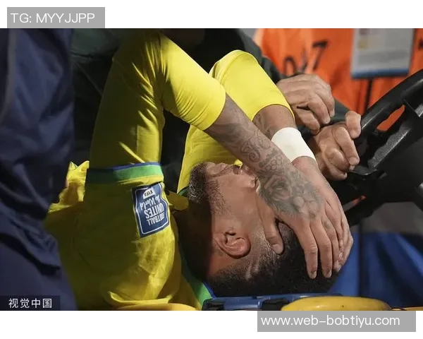 内马尔拼尽全力带伤出战90分钟赛后紧急冰敷膝盖伤处 内马尔拼尽全力带伤出战90分钟赛后紧急冰敷膝盖伤处