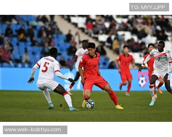 英格兰队今日训练迎来U20小将莱西塞缪尔坎贝尔三位新星加入 英格兰队今日训练迎来U20小将莱西塞缪尔坎贝尔三位新星加入